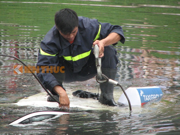 Taxi Group lao thang xuong song To Lich roi chim nghim-Hinh-8